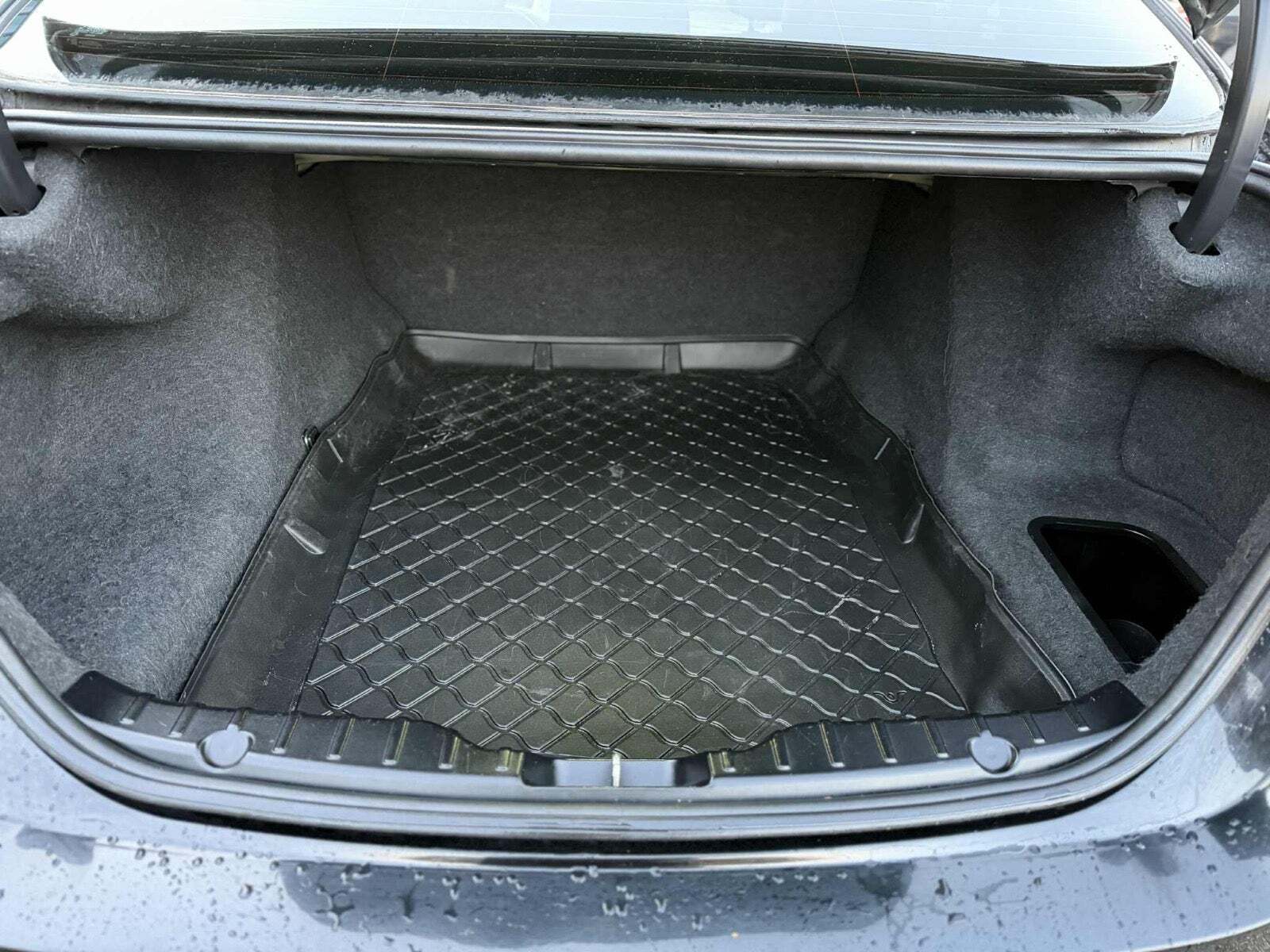 Grøn BMW 520d fra 2010