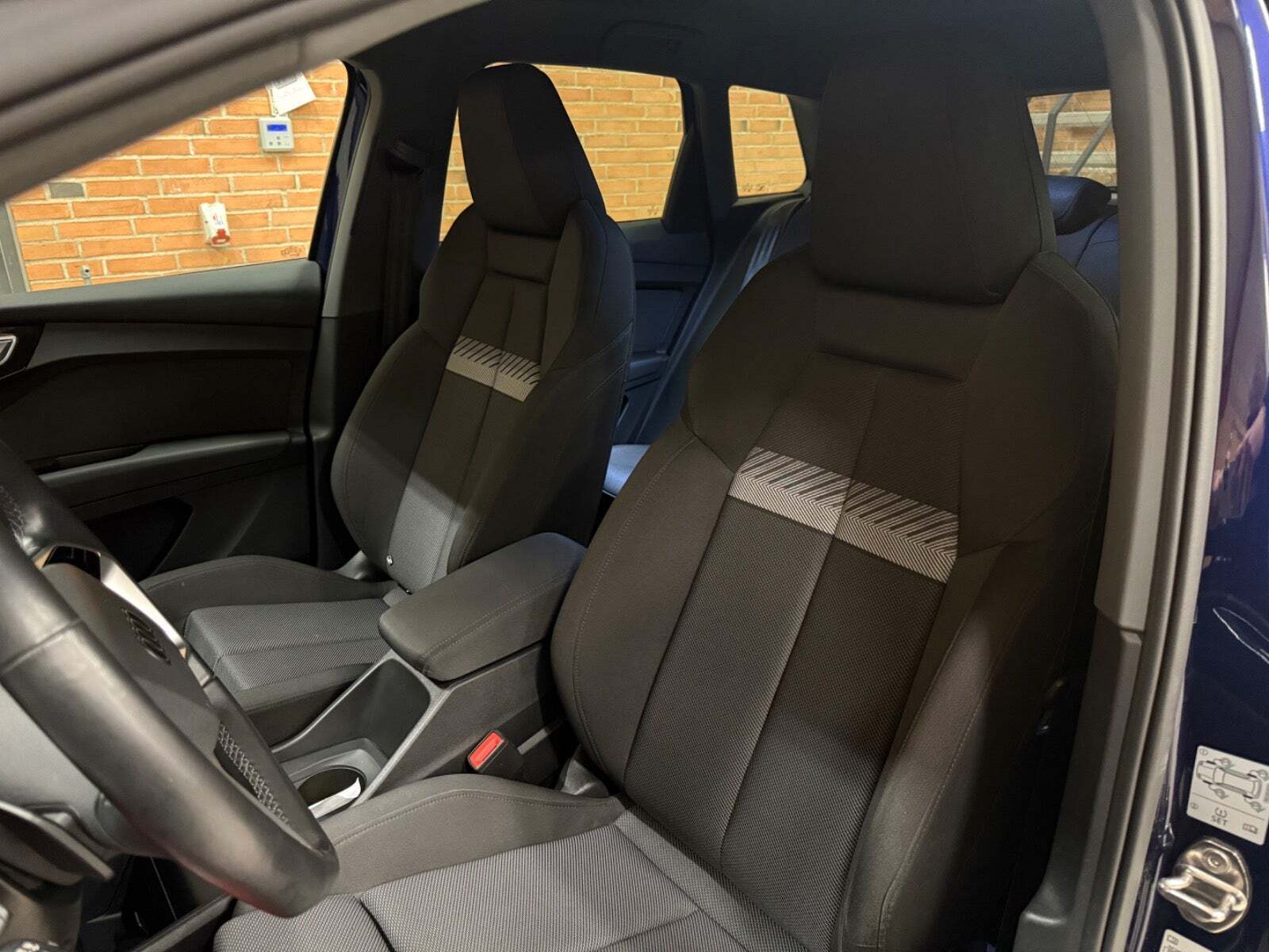 Blå Audi Q4 e-tron fra 2022