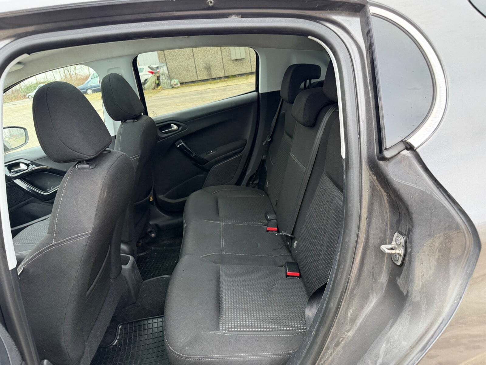 undefined Peugeot 208 fra 2018