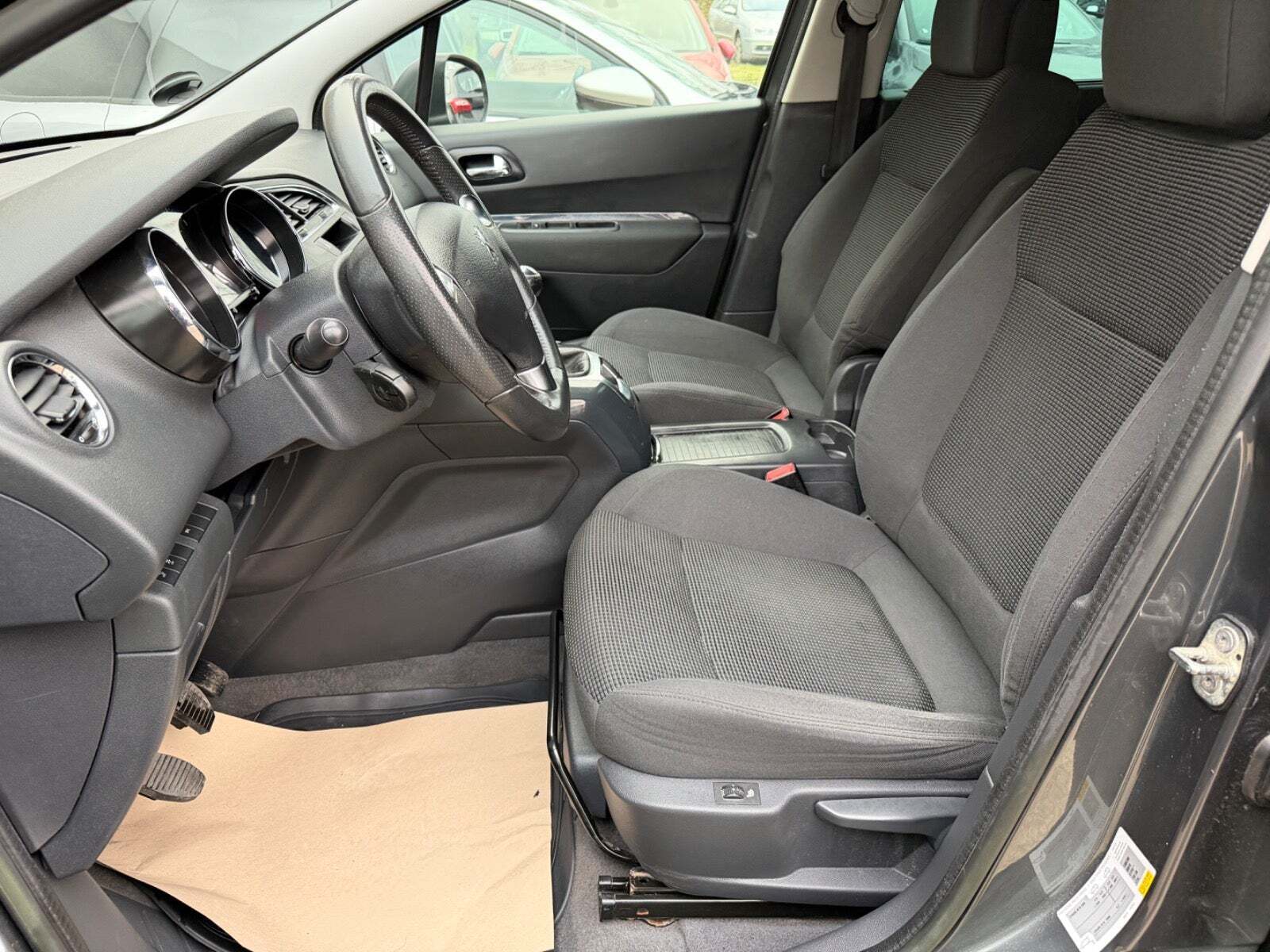 Peugeot 5008 2,0 HDi 150 Style 7prs