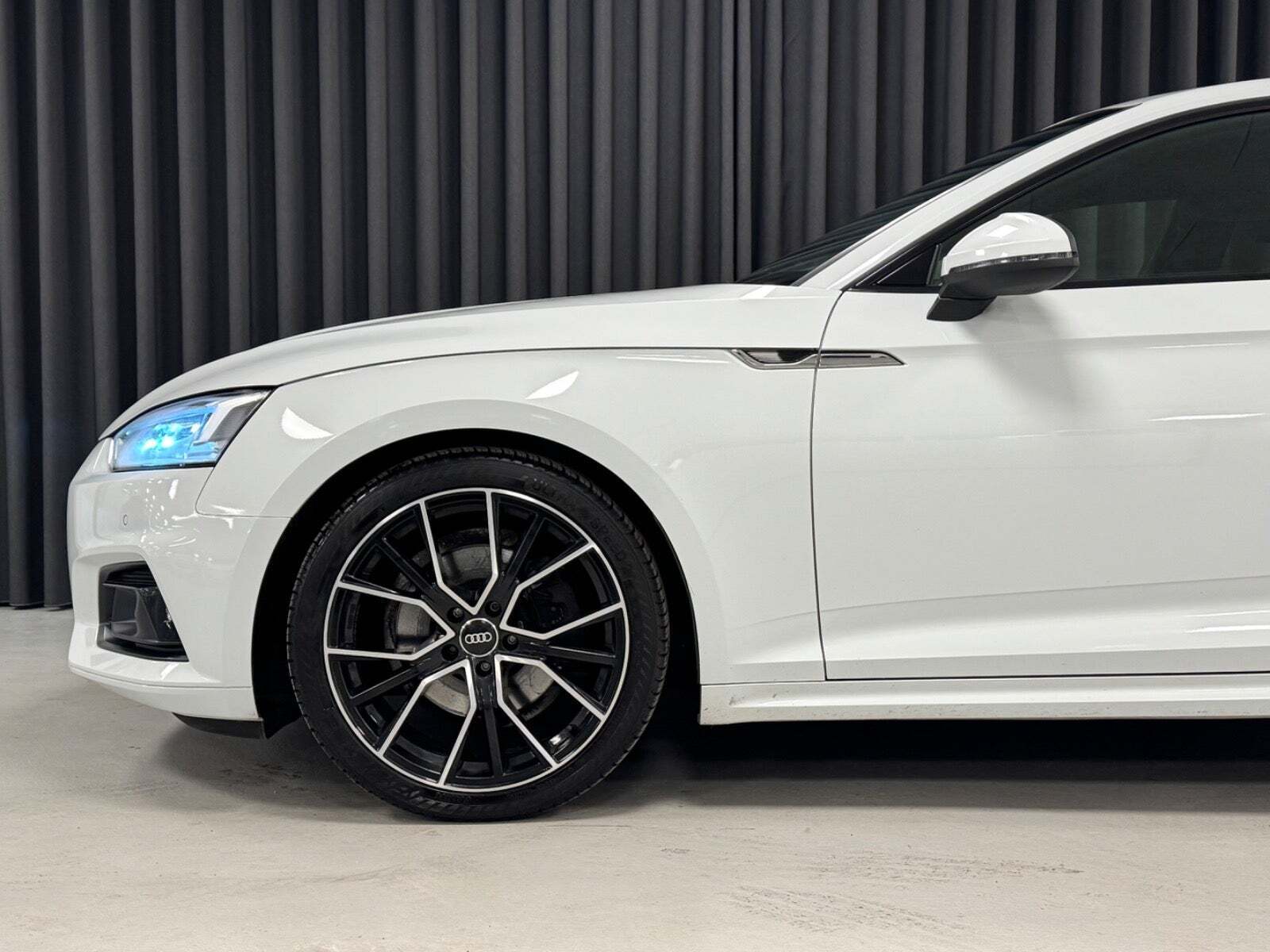 Hvid Audi A5 fra 2018