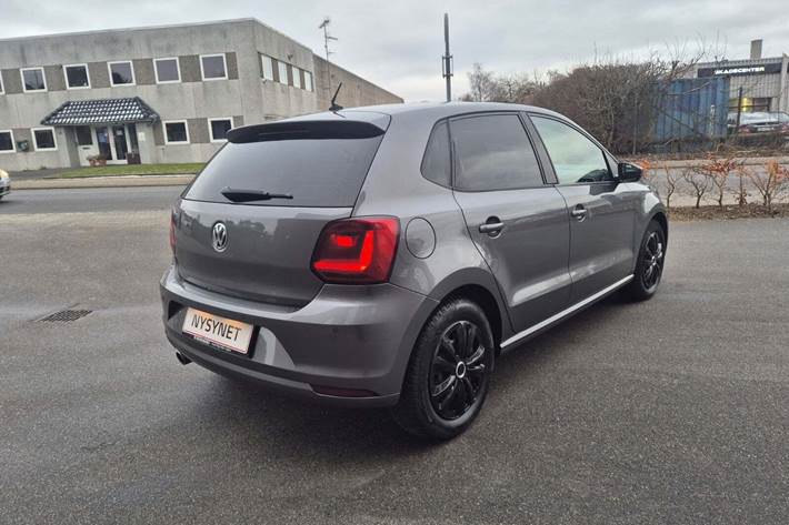 Gul VW Polo fra 2016
