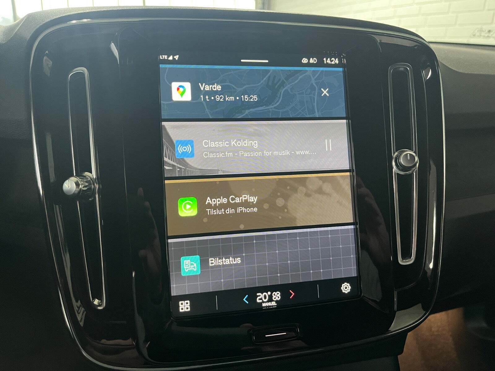 Sort Volvo XC40 fra 2022