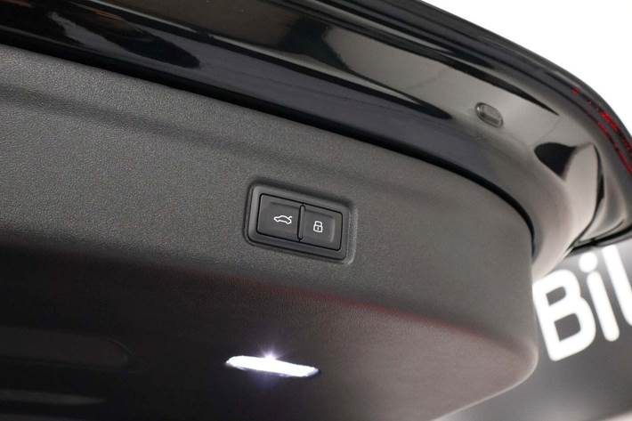 Sort Audi Q6 e-tron fra 2025