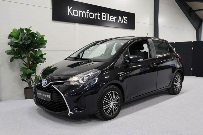 Sort Toyota Yaris fra 2015