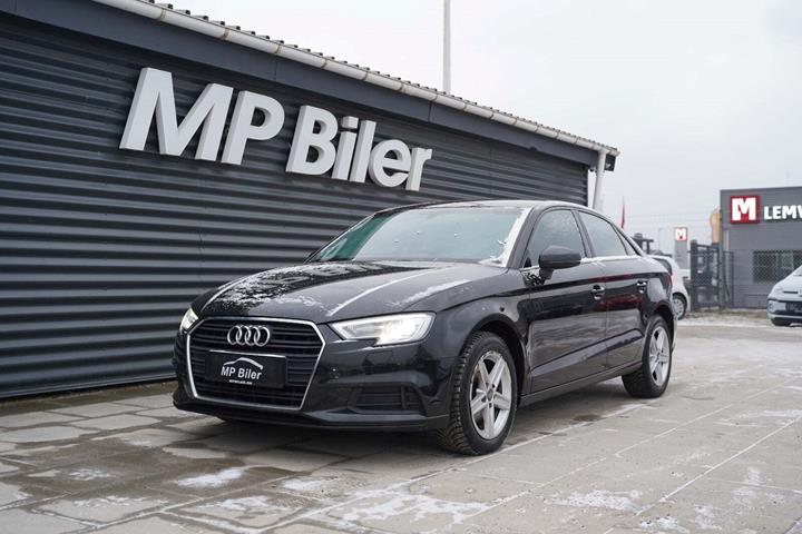 Sort Audi A3 fra 2017 set udefra