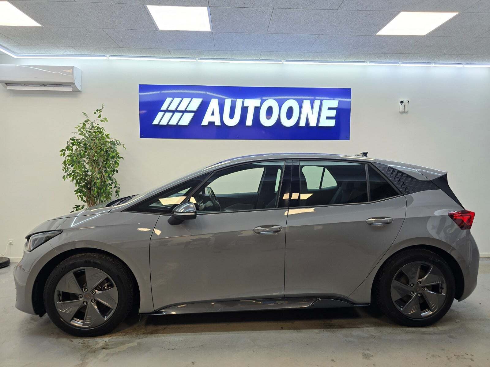 Grå Cupra Born fra 2022