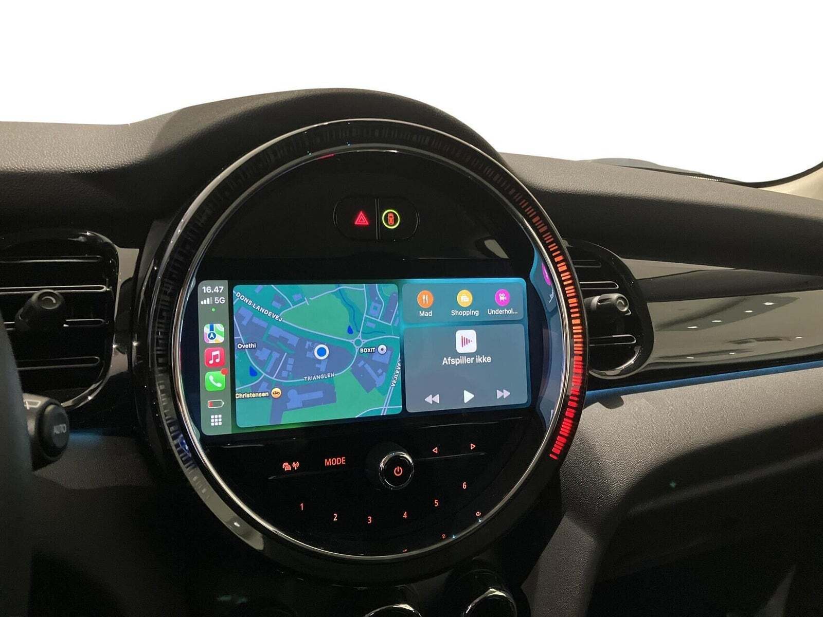 Sølv Mini Cooper SE fra 2023