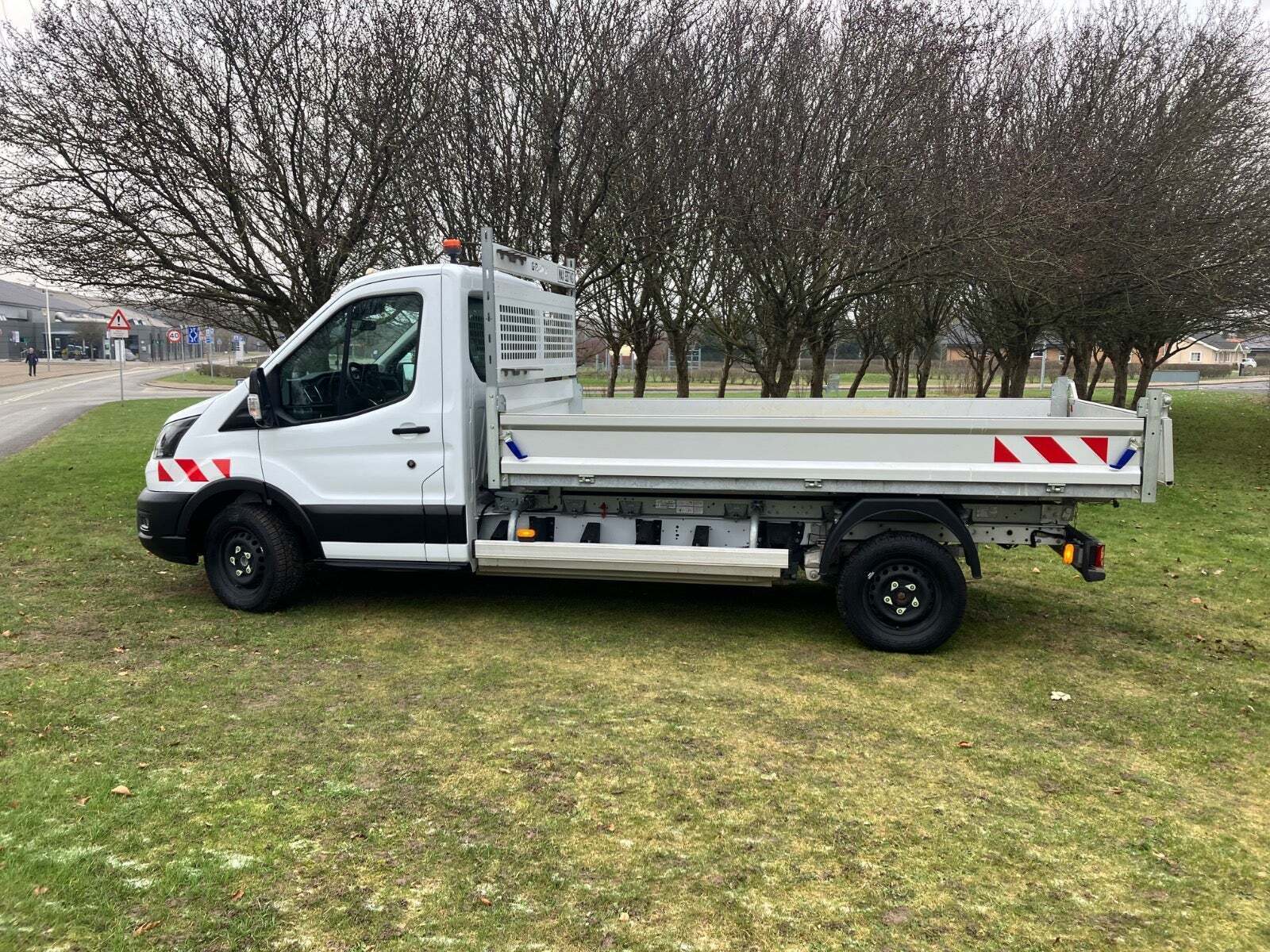 Ford E-Transit 350 L3 Chassis 68 Trend H1 RWD