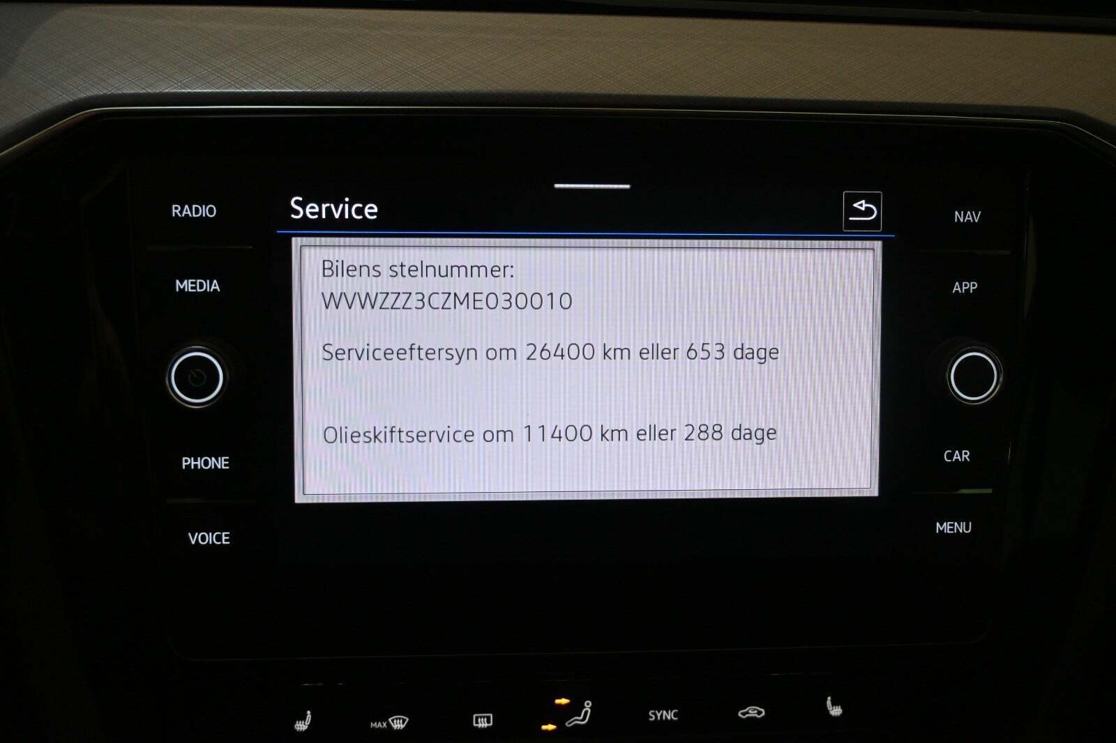 Hvid VW Passat fra 2021