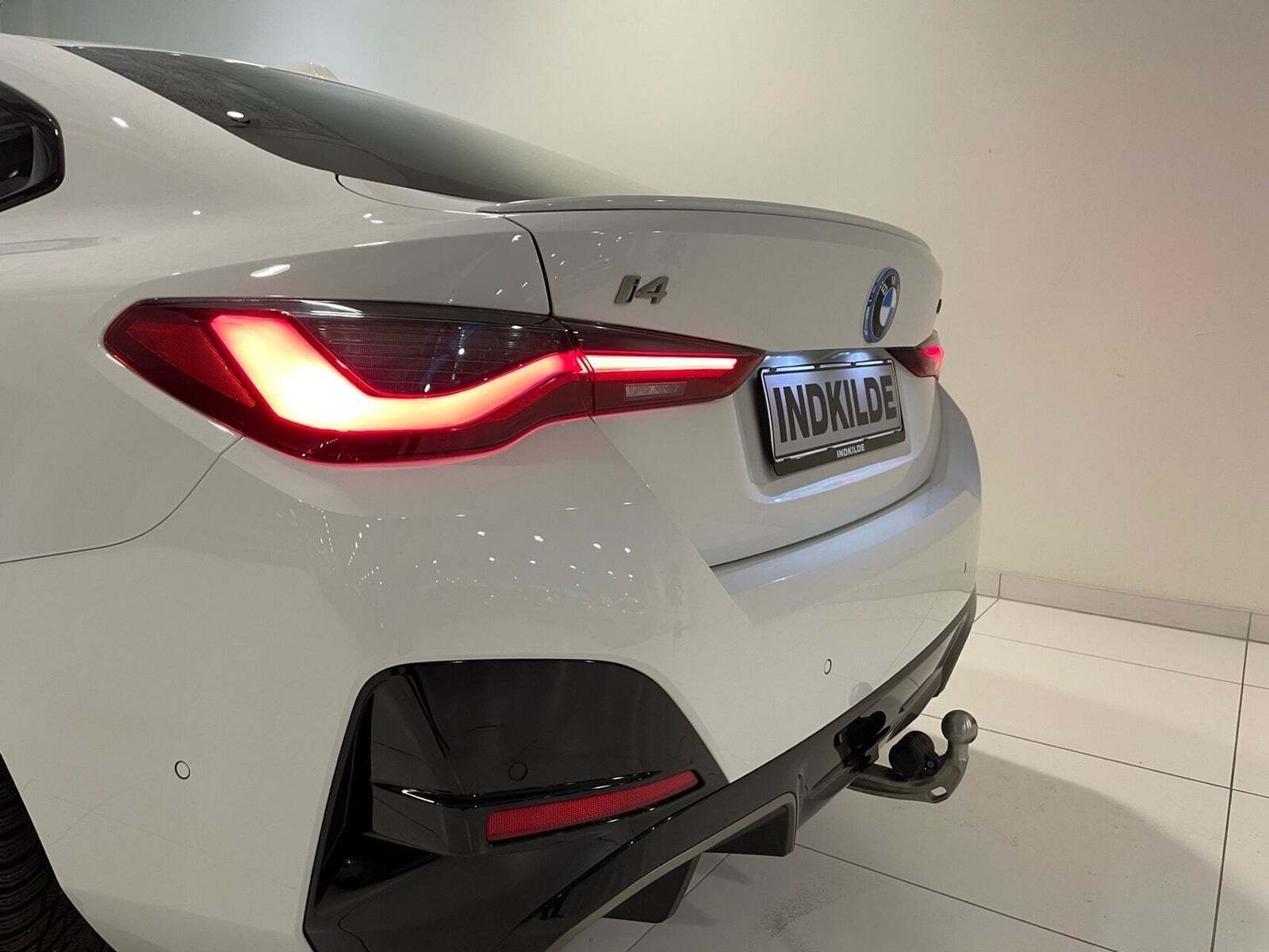 Hvid BMW i4 fra 2024