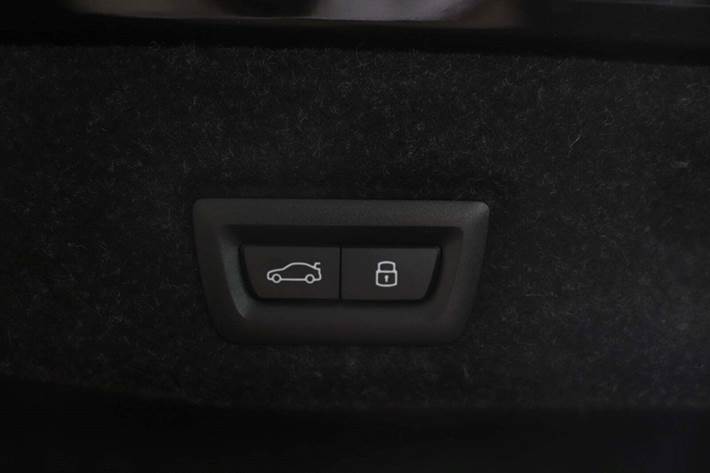 Sort BMW i5 fra 2024