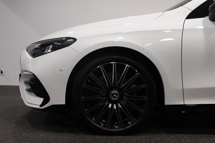 Hvid Mercedes CLA250+ fra 2026