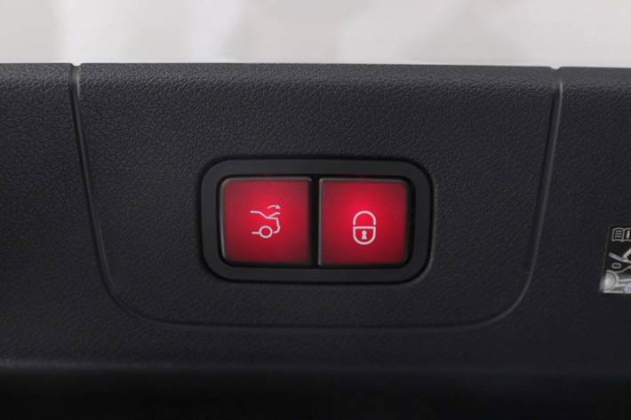 Hvid Mercedes CLA250+ fra 2026