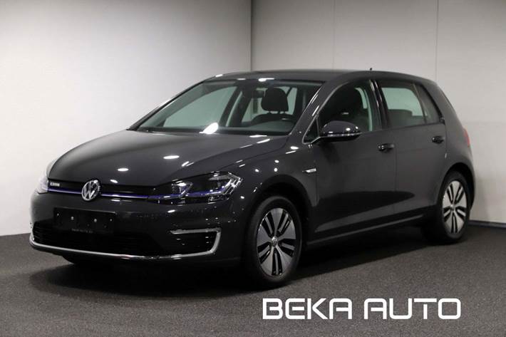 Grå VW e-Golf VII fra 2020 set udefra