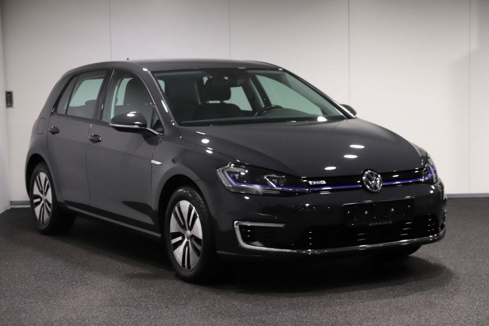 Grå VW e-Golf VII fra 2020