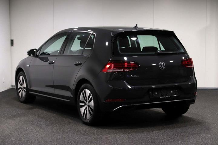 Grå VW e-Golf VII fra 2020