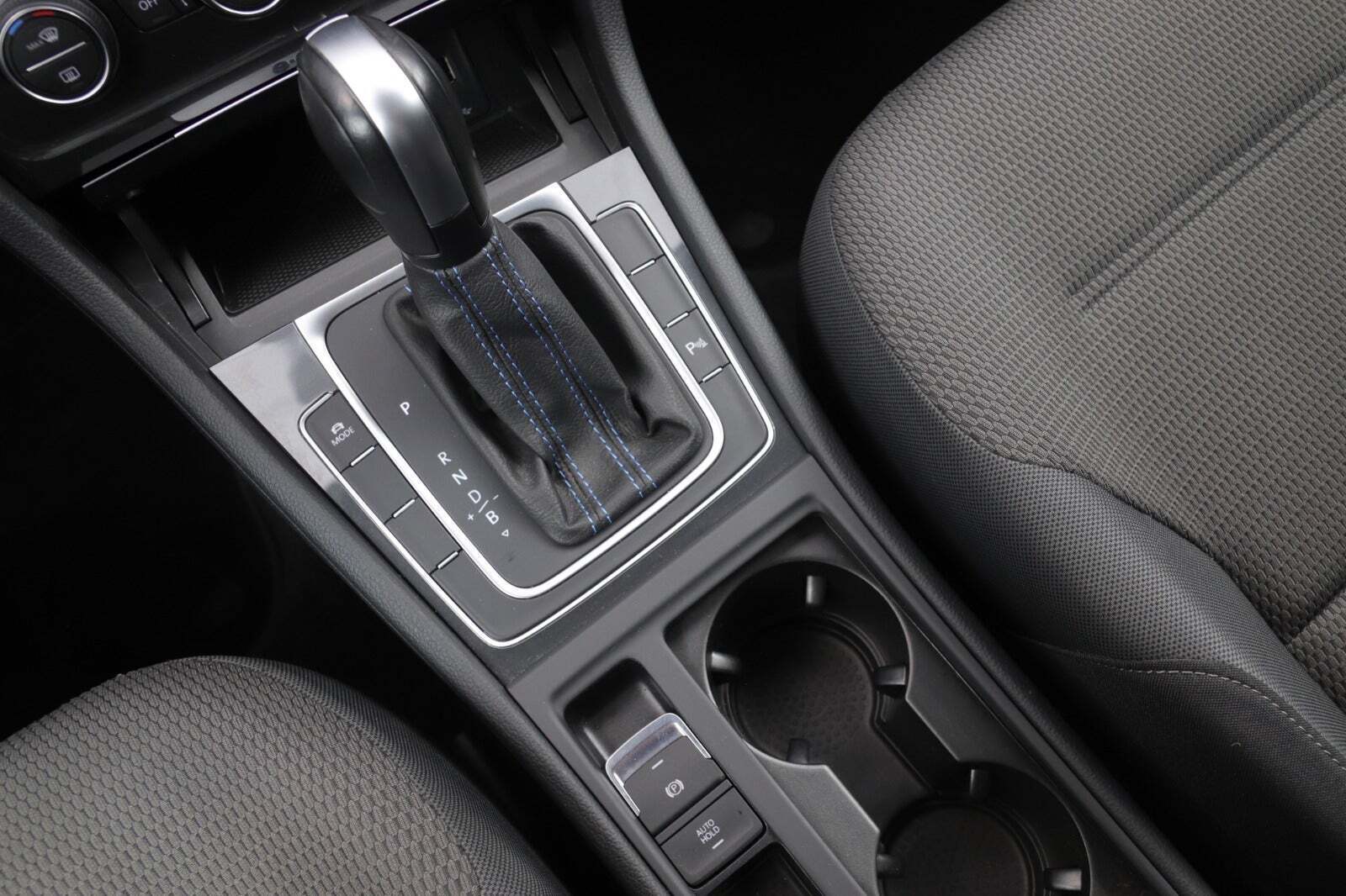 Grå VW e-Golf VII fra 2020