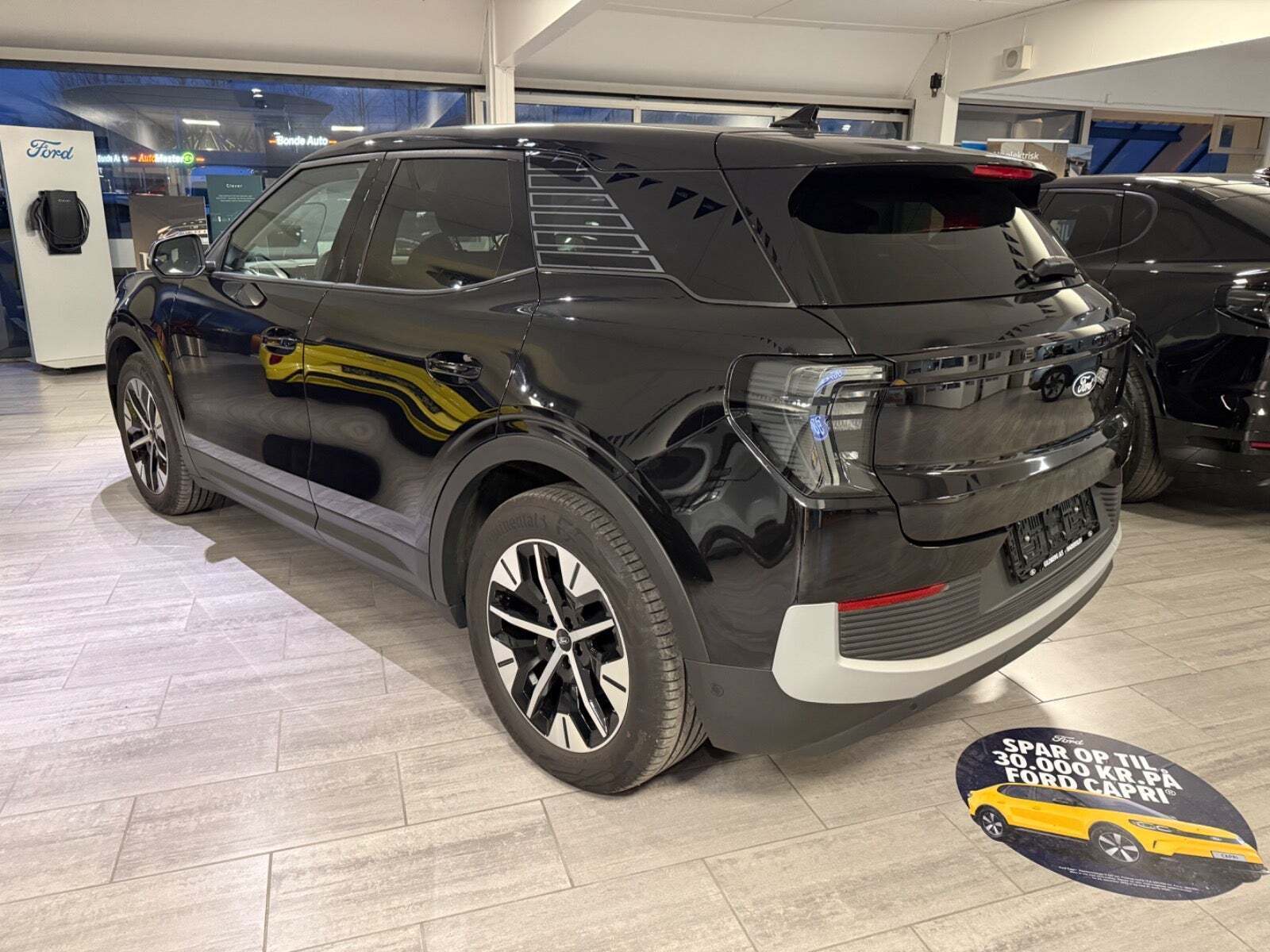 Ford Explorer 77 Select Extended Range