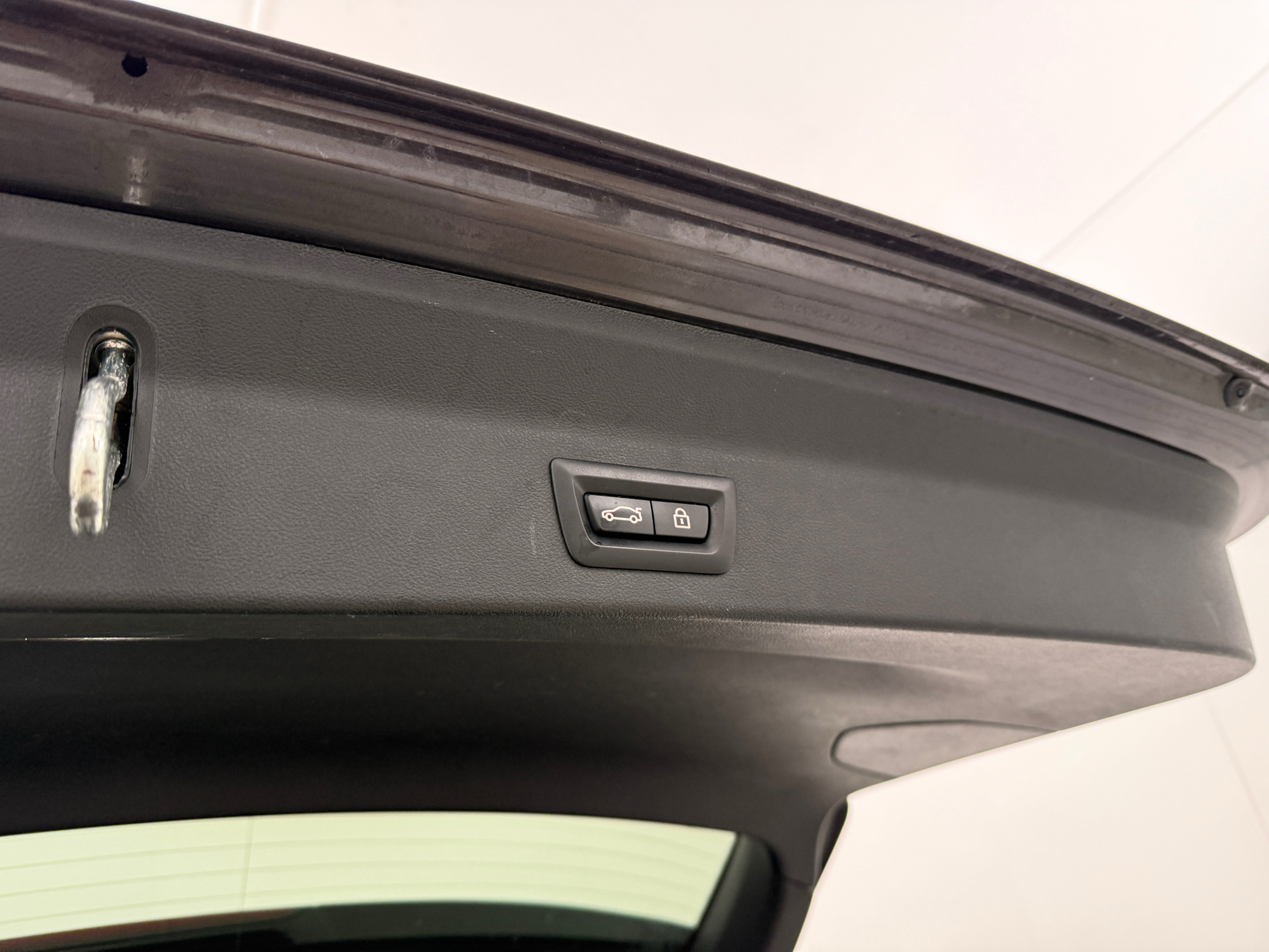 Grå BMW iX3 fra 2022