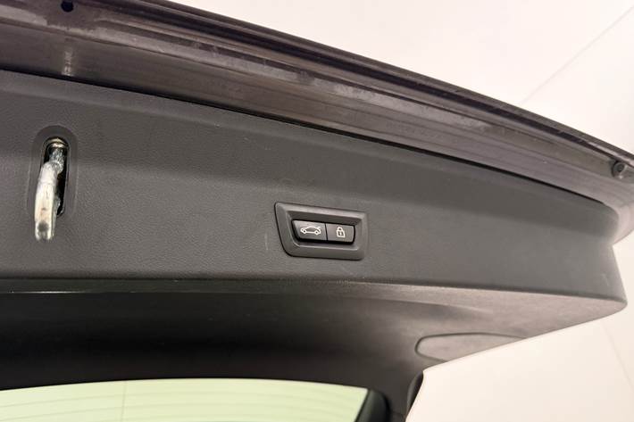 Grå BMW iX3 fra 2022