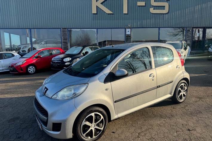 undefined Peugeot 107 fra 2010 set udefra