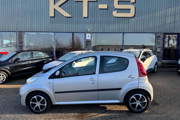undefined Peugeot 107 fra 2010