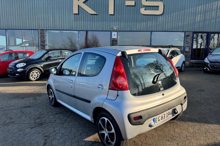 undefined Peugeot 107 fra 2010