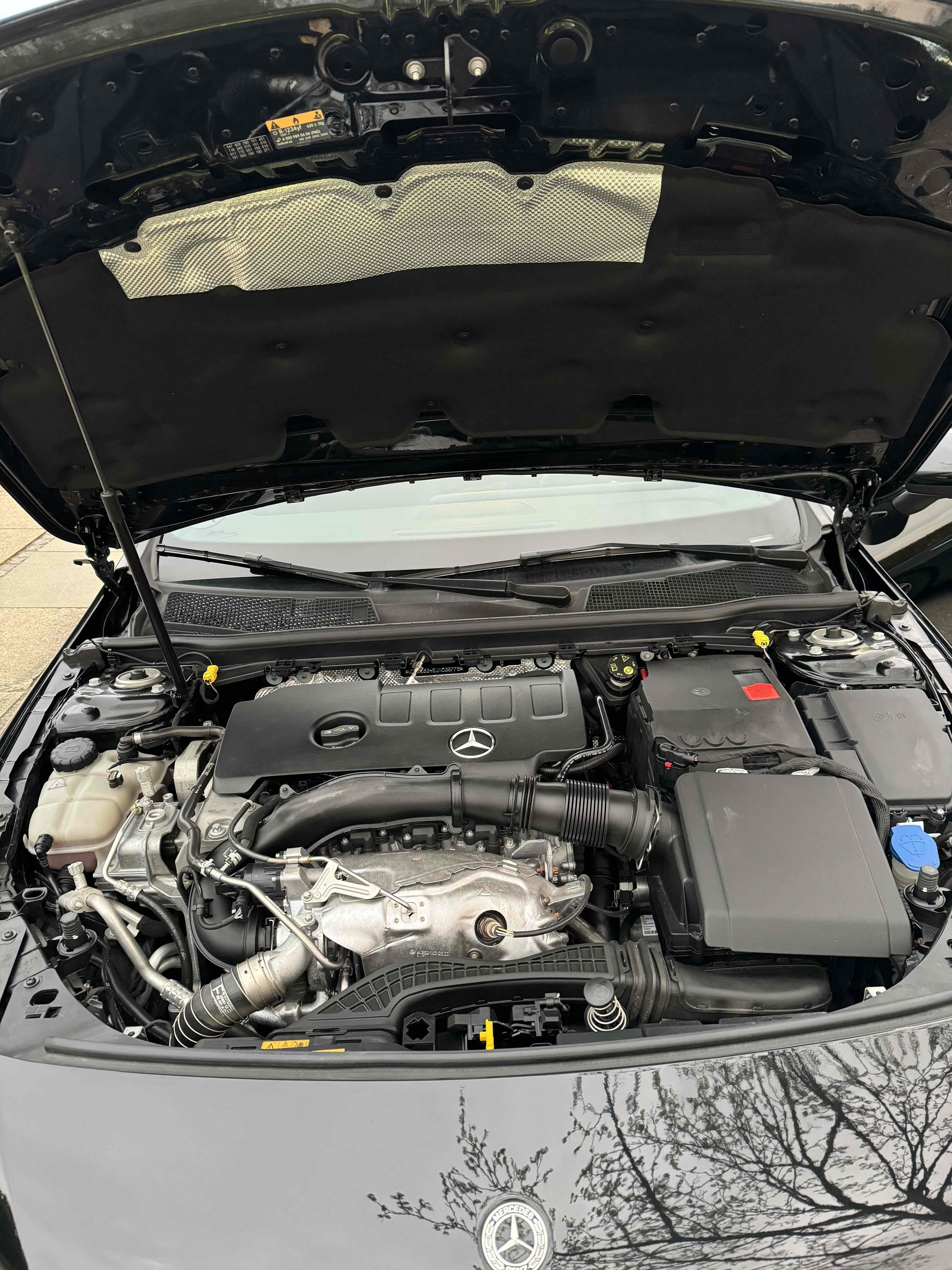 Sort Mercedes CLA220 fra 2020