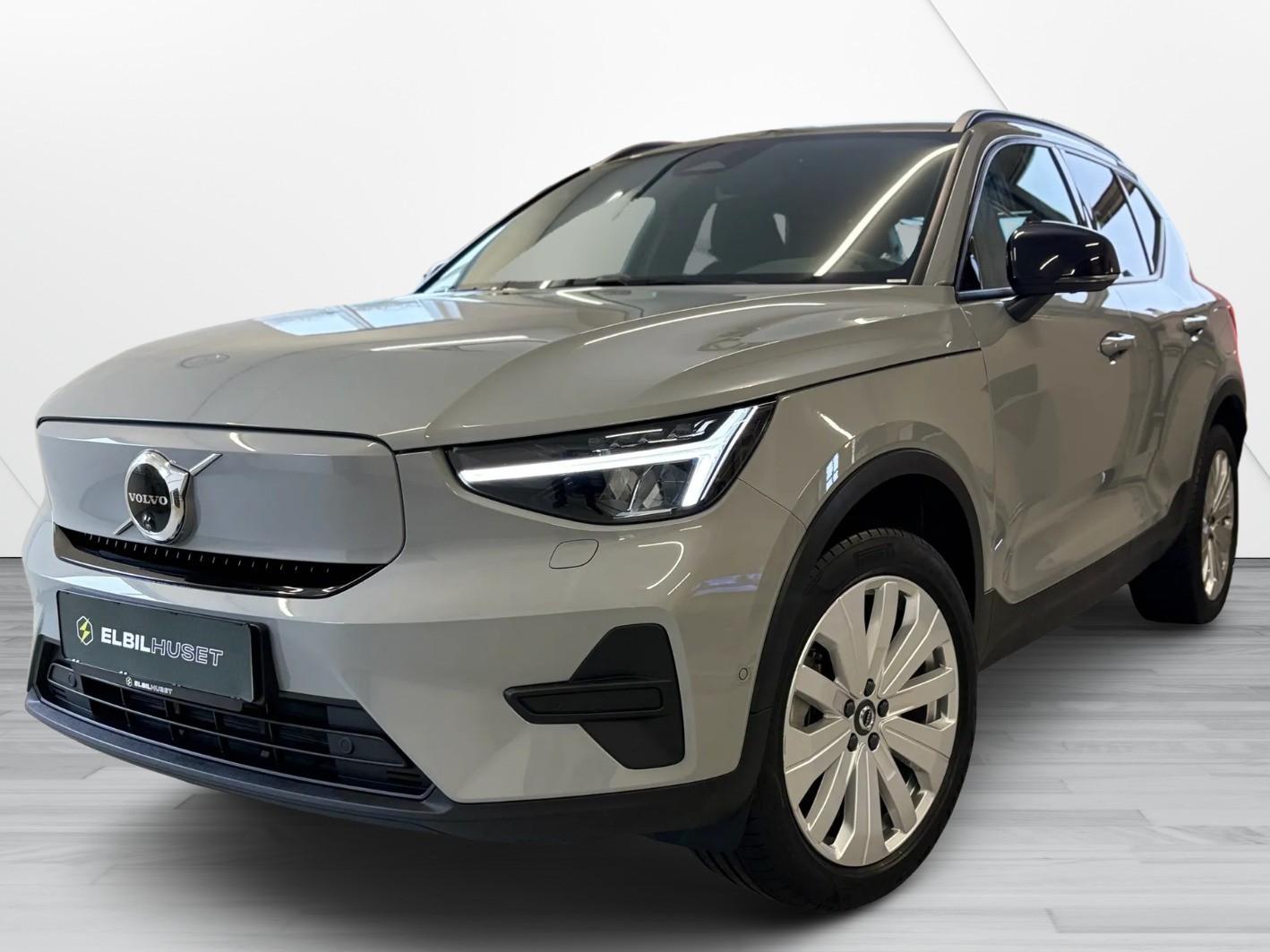 Grå Volvo EX40 fra 2025