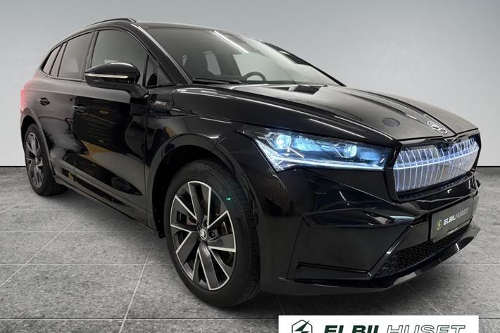 Sort Skoda Enyaq fra 2024 set udefra