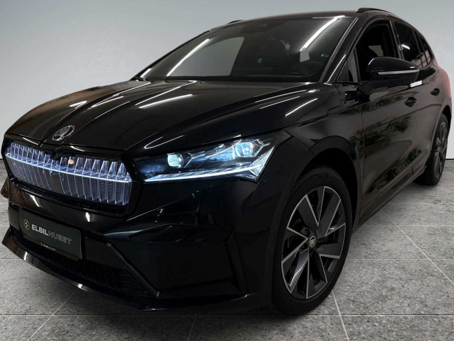 Sort Skoda Enyaq fra 2024