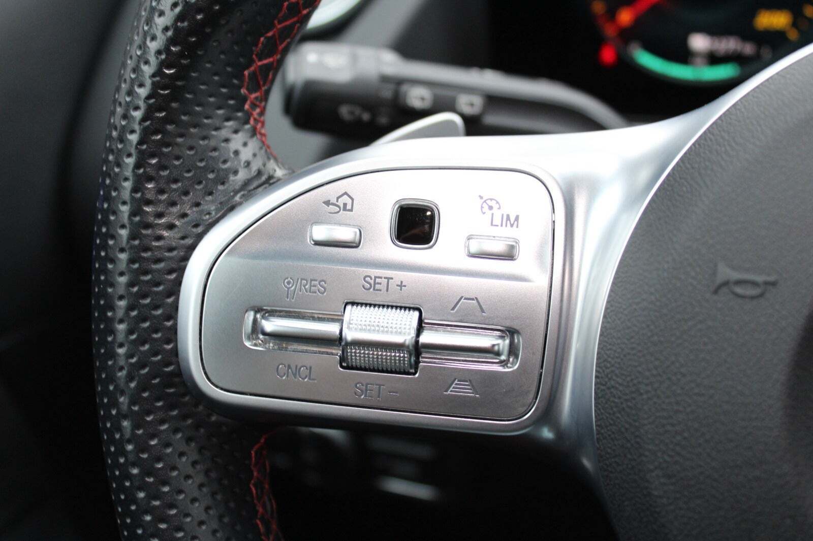 Grå Mercedes EQA250 fra 2021