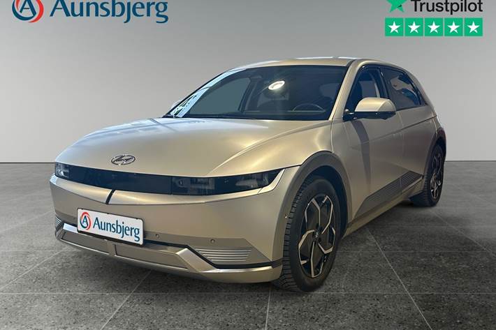 Gul Hyundai Ioniq 5 fra 2024 set udefra