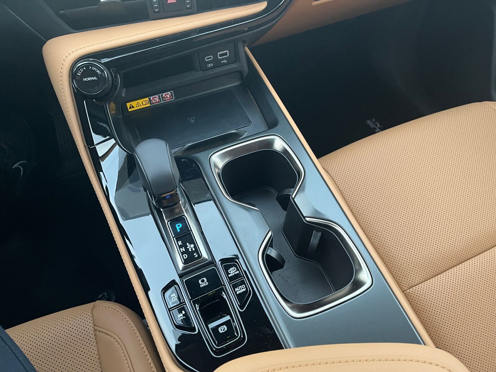 undefined Lexus NX fra 2024