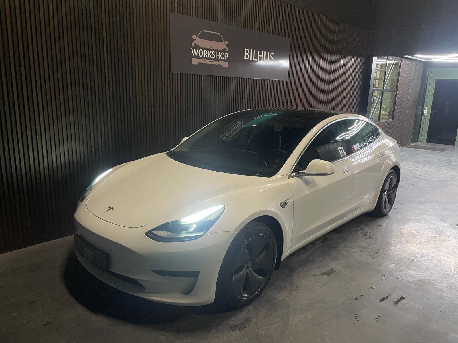 Tesla Model 3 Standard Range+ RWD
