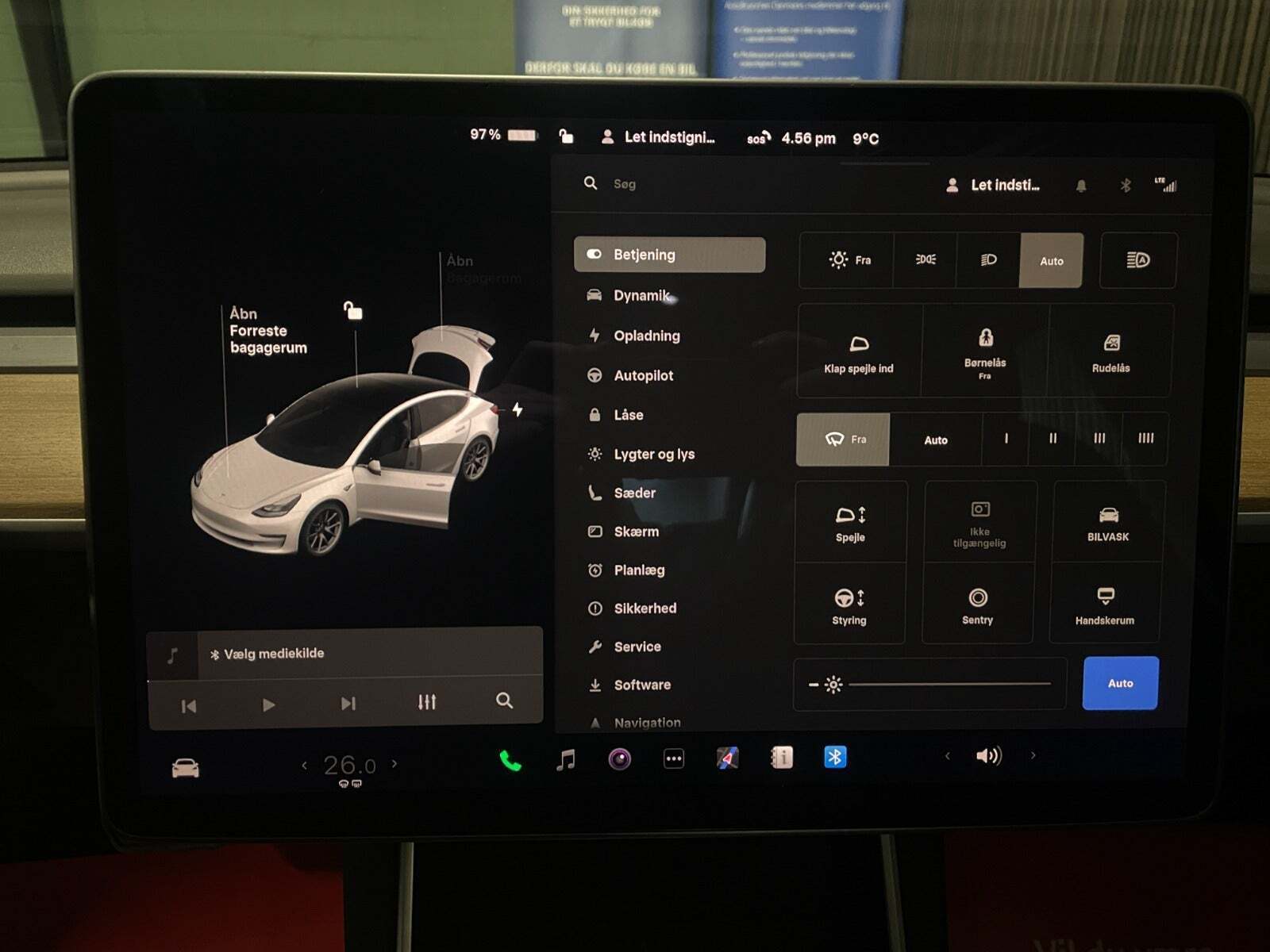 Hvid Tesla Model 3 fra 2020