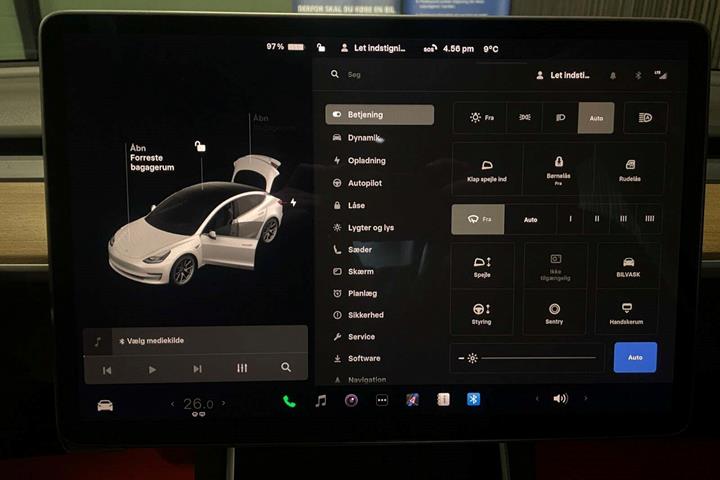 Hvid Tesla Model 3 fra 2020