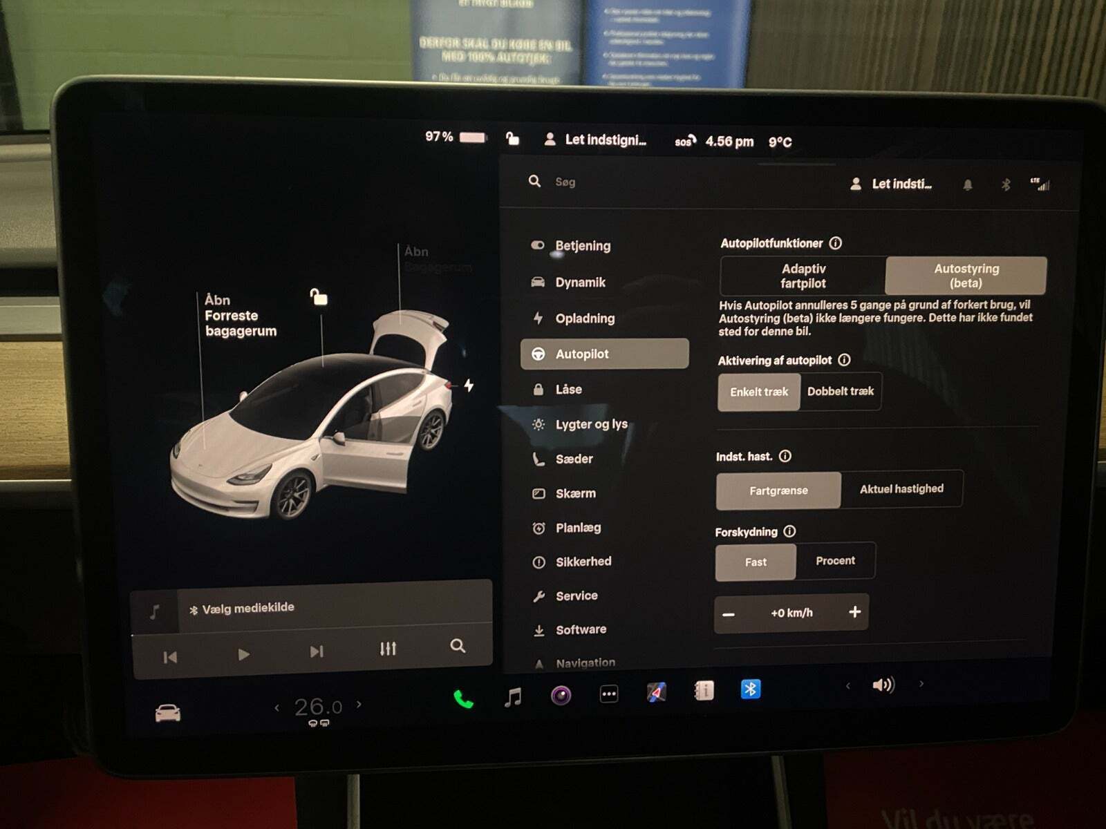 Hvid Tesla Model 3 fra 2020