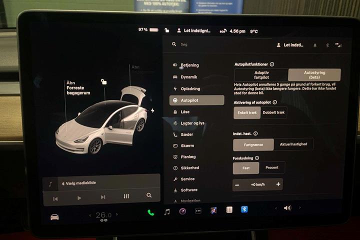 Hvid Tesla Model 3 fra 2020