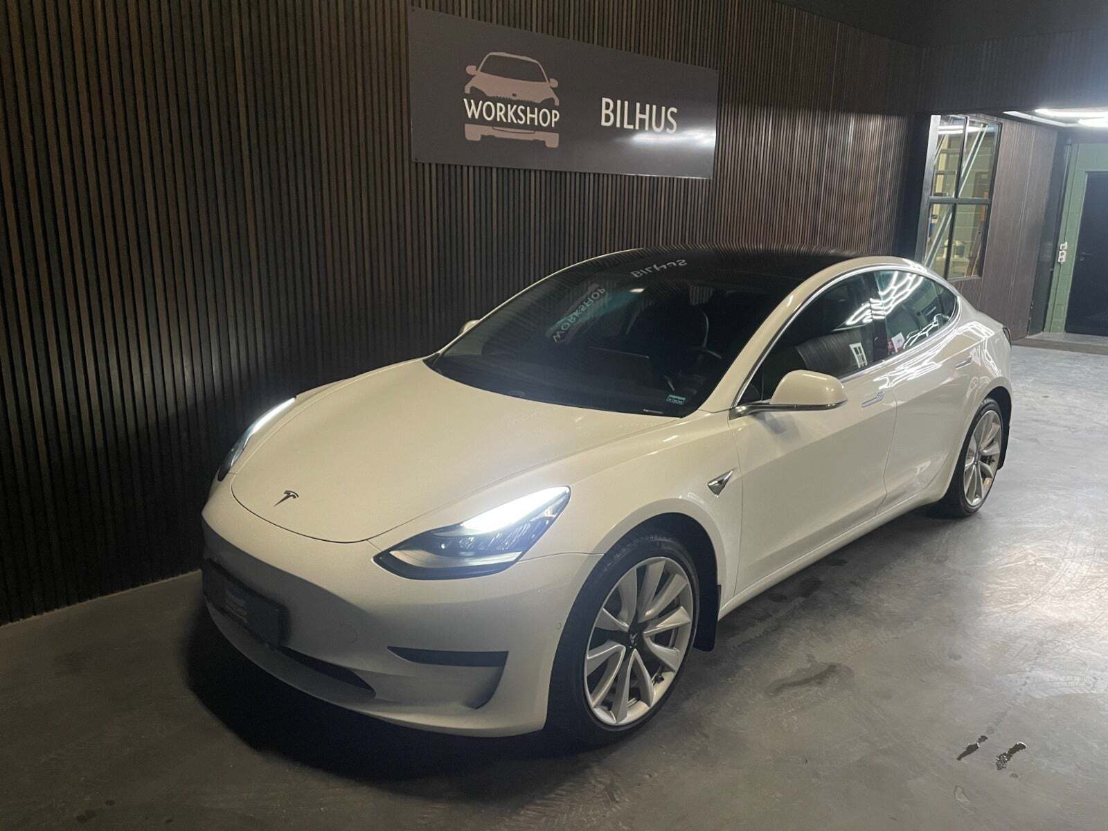 Tesla Model 3 Standard Range+ RWD