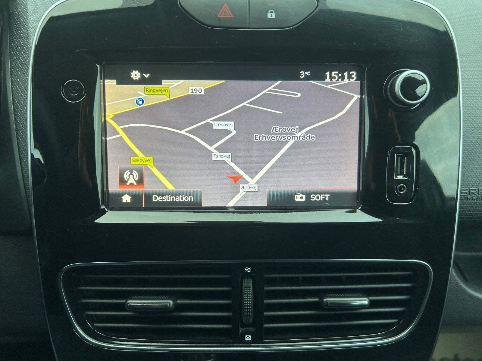 Grå Renault Clio IV fra 2017