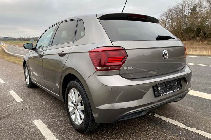 Grå VW Polo fra 2020