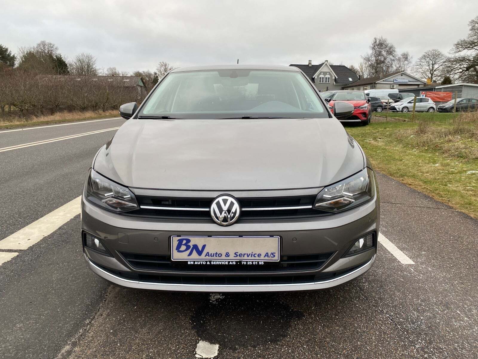 Grå VW Polo fra 2020