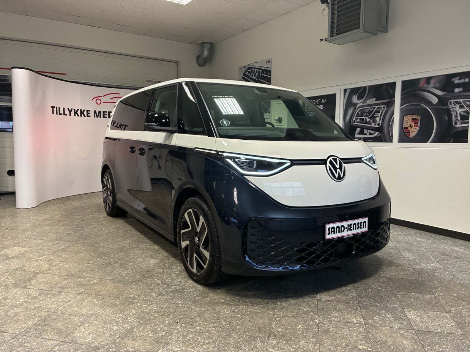 VW ID.Buzz 77 Pro SWB