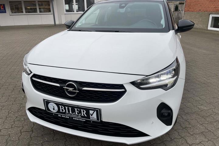 Hvid Opel Corsa fra 2021