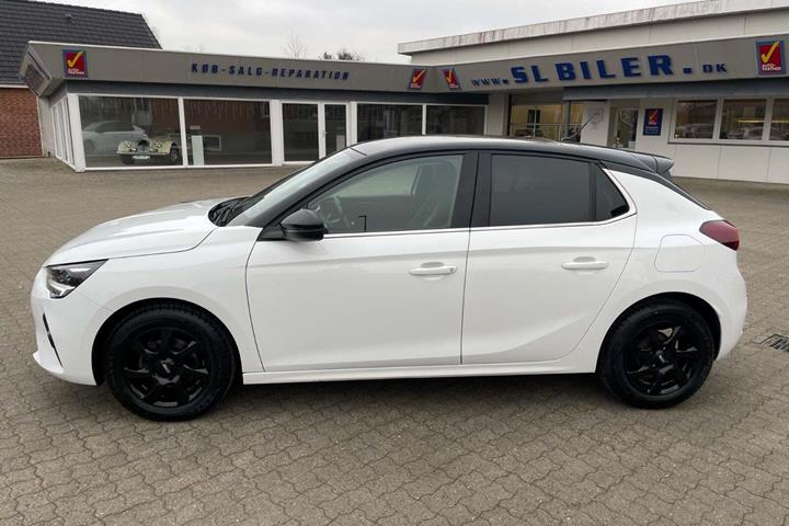 Hvid Opel Corsa fra 2021