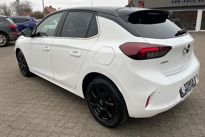 Hvid Opel Corsa fra 2021