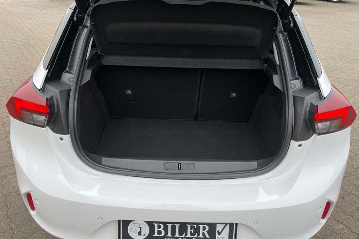 Hvid Opel Corsa fra 2021