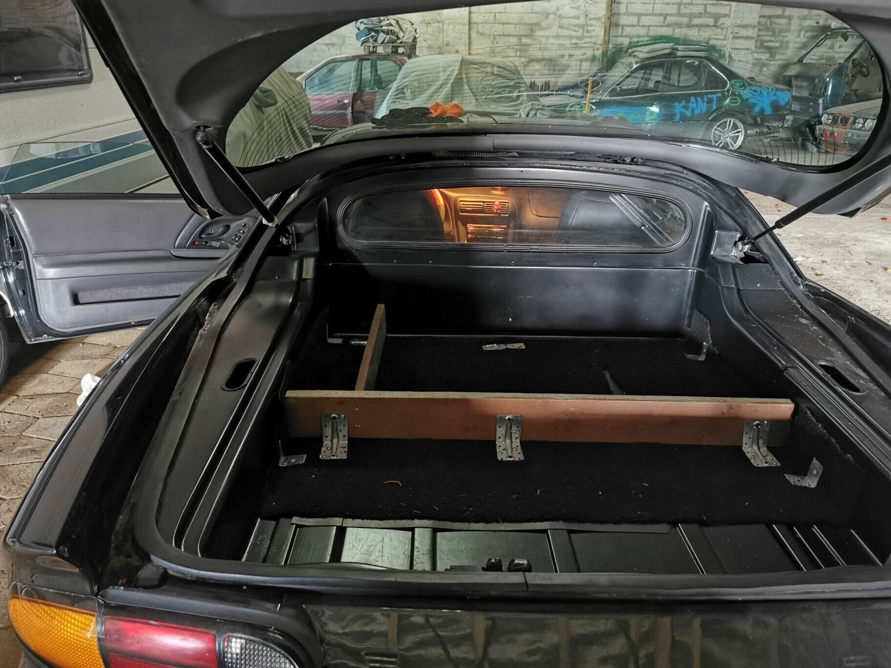 Sort Chevrolet Camaro fra 1997